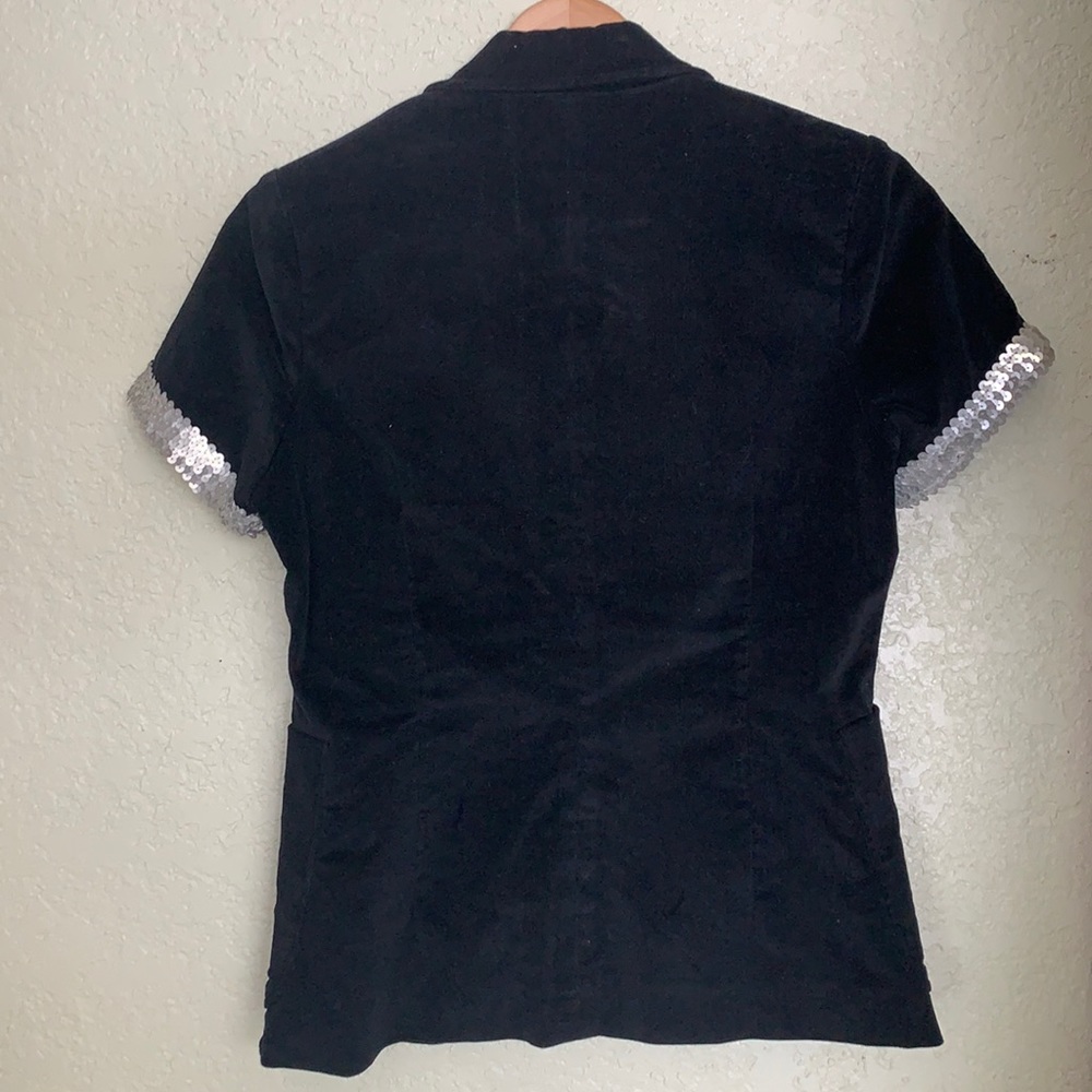 Black short sleeved blazer
